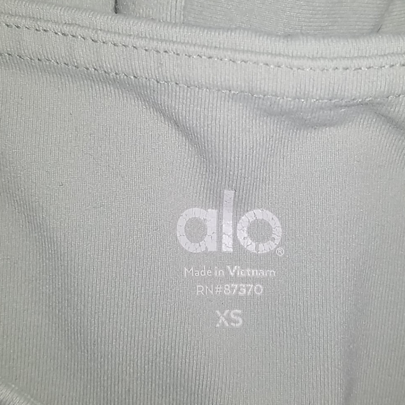 SOLD ⭐ Alo Yoga Lean Leggings in Sea Mist - Picture 5 of 5